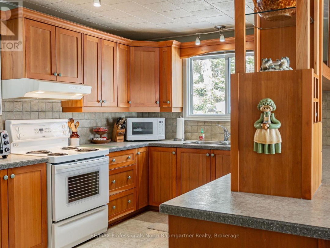 6258 Haliburton Lake Road, Haliburton Lake