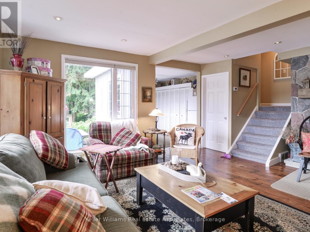 1029 LAKESHORE DRIVE, Lake Muskoka