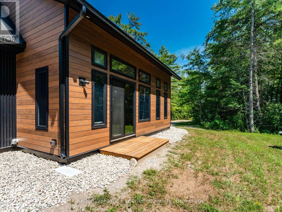 753 HONEY HARBOUR ROAD, 