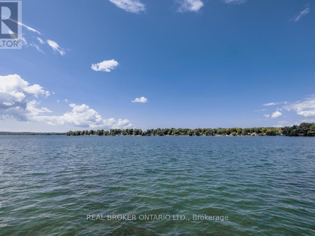 70 Ivy Lane, Lake Simcoe