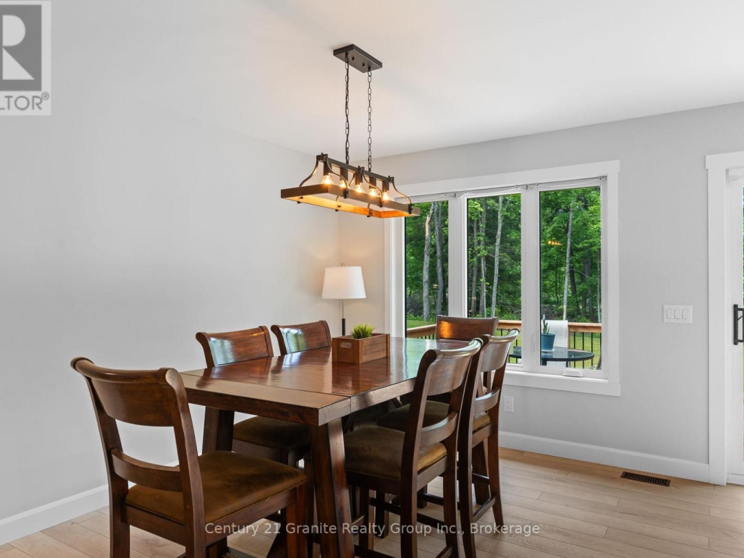 1009 HYACINTH ROAD, 