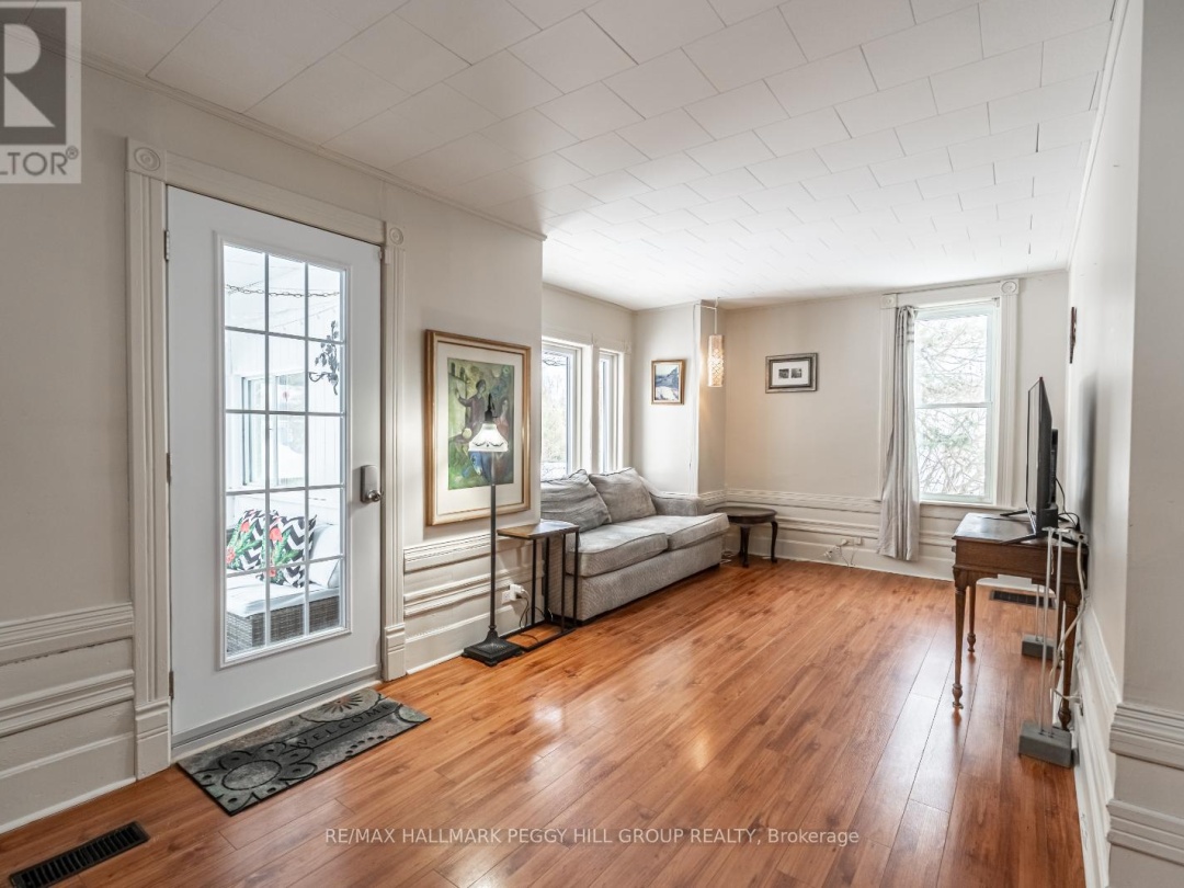 650 Mertz Corner Road, Tiny