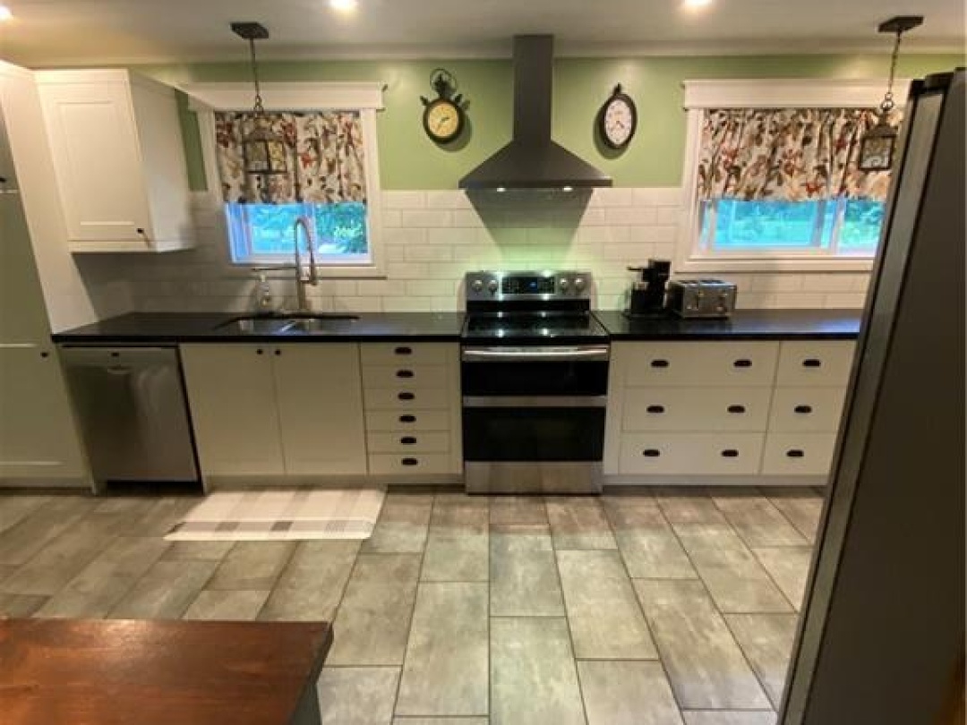 105 FREDERICK Street, 