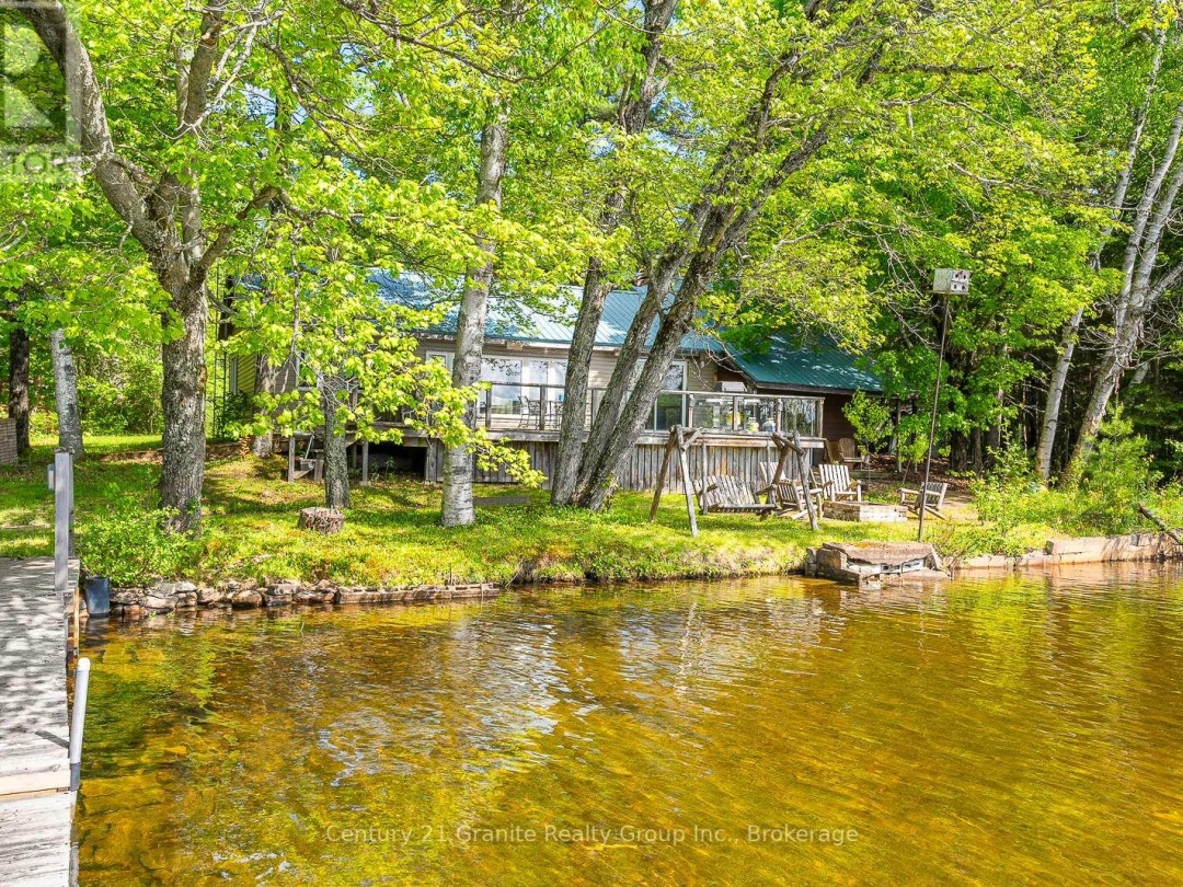1036 Shirleys Road, Haliburton Lake