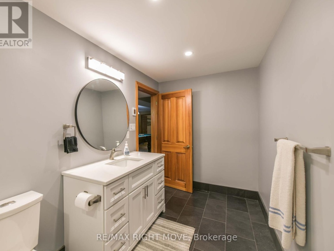 1892 CARRIAGE COURT, 