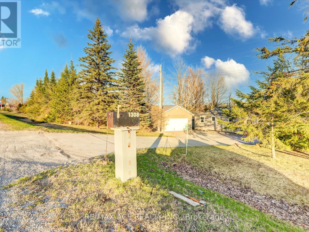 1308 Portage Road, Mitchell Lake