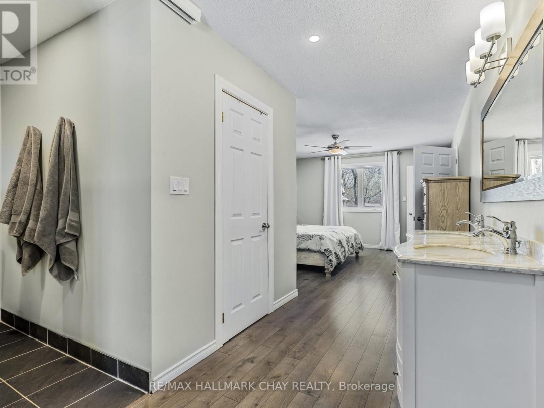 5810 Lowanda Lane, Ramara