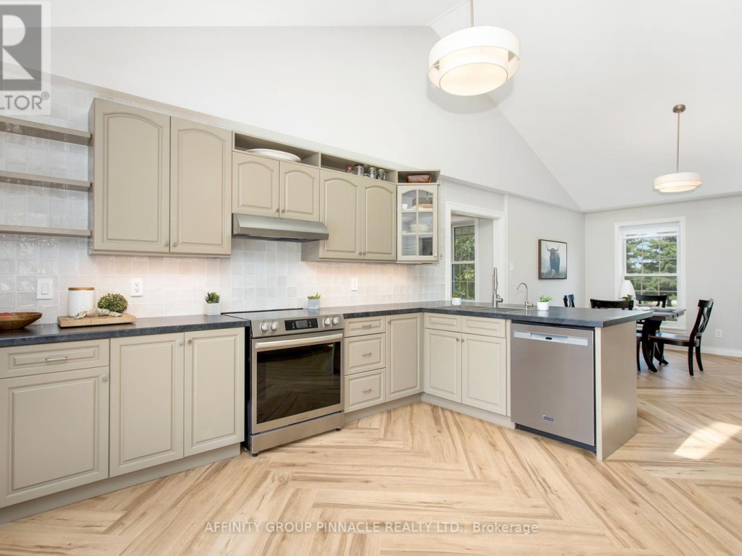 1042 SKYLINE ROAD, 