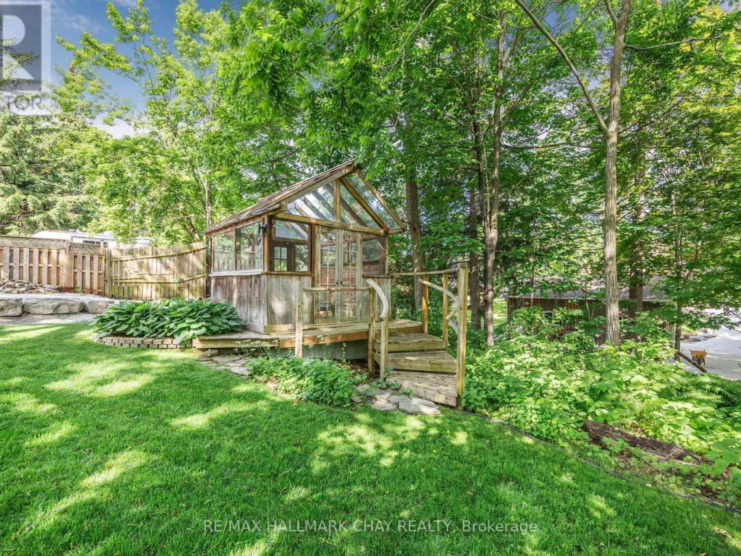 230 MISSISSAGA STREET W, 