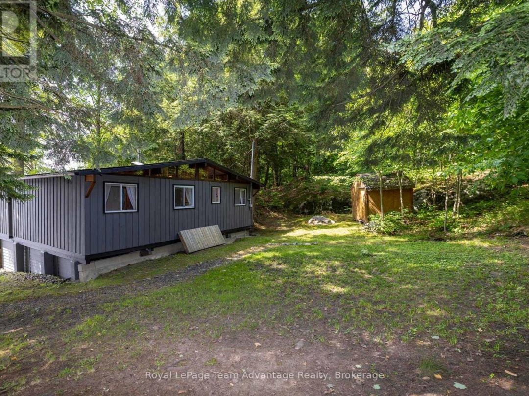 24 B717 ISABELLA ISLAND, 