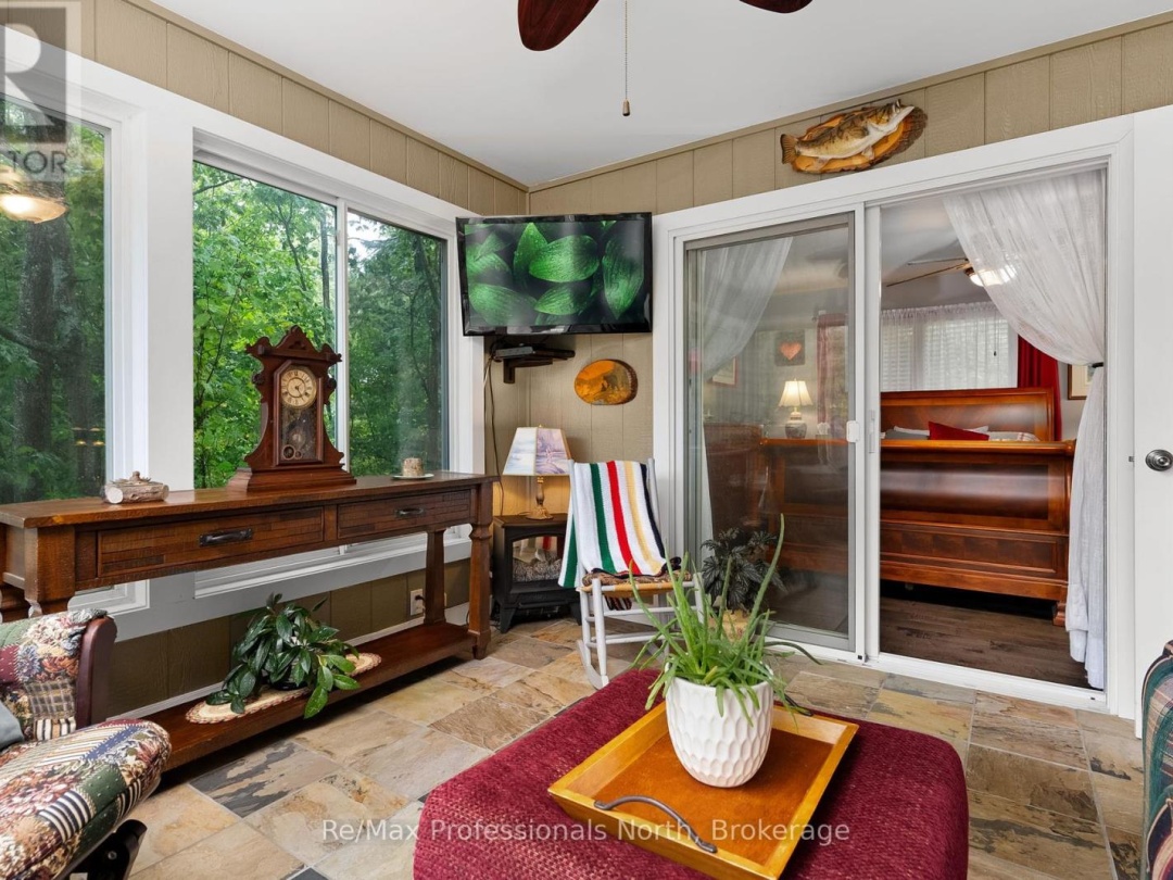 1005 LAIDLAW AVENUE, Severn Lake