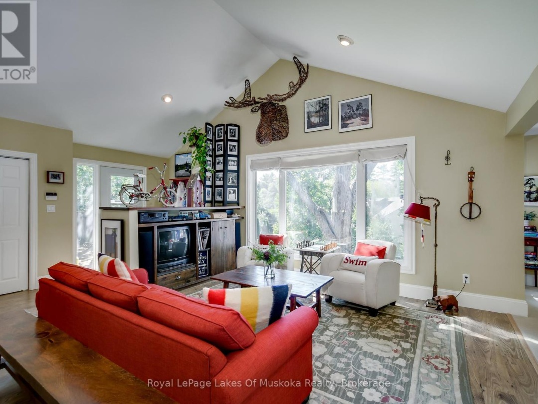 230 Ecclestone Drive, Bracebridge