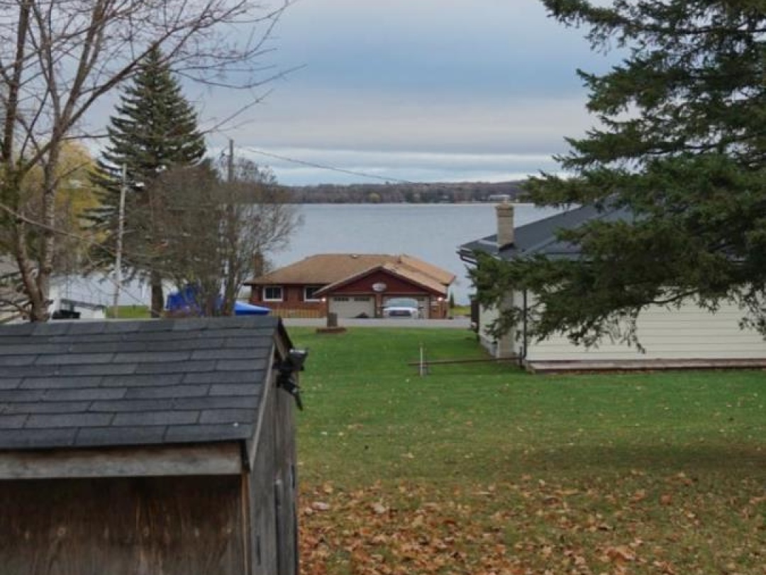 248 Crosby Drive, Pigeon Lake