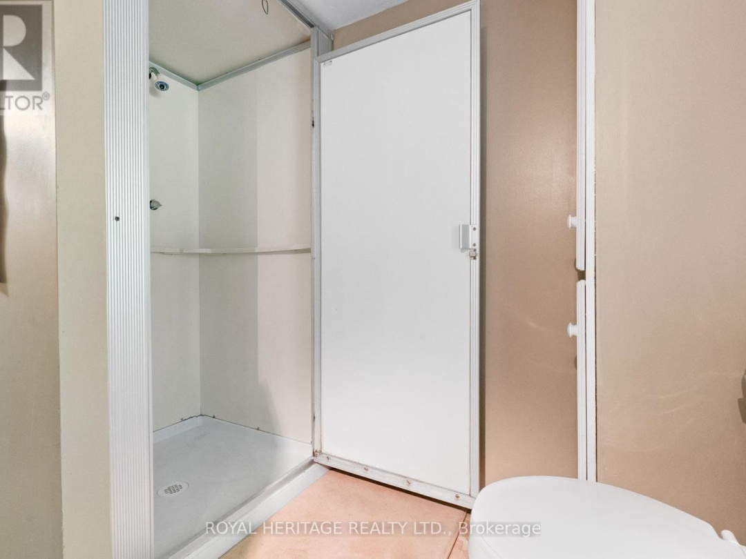 65 BESSIE AVENUE N, 