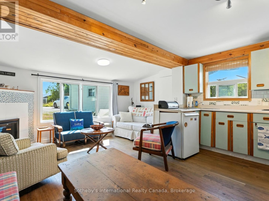 1118 SOUTH KAHSHE LAKE ROAD, 