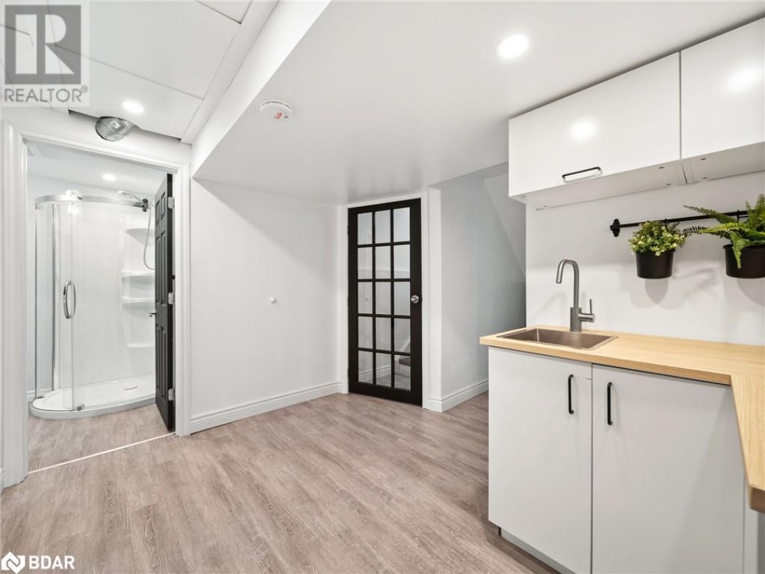2 CHESTNUT Place, 
