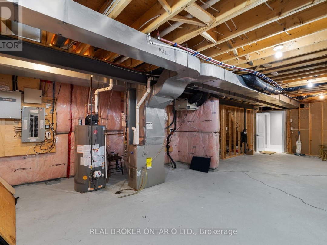 3315 BEACH CLUB BOULEVARD, 