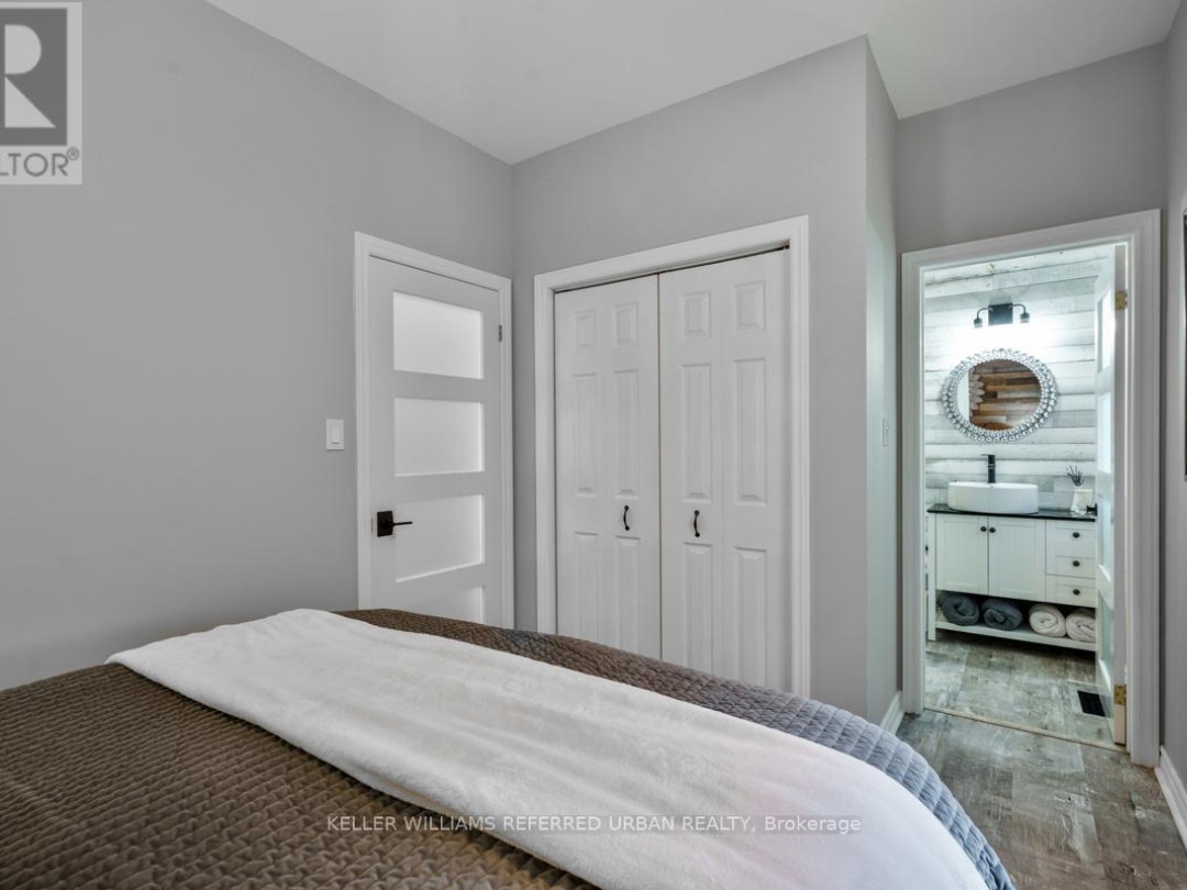 210 Morrison Avenue, Lake Simcoe