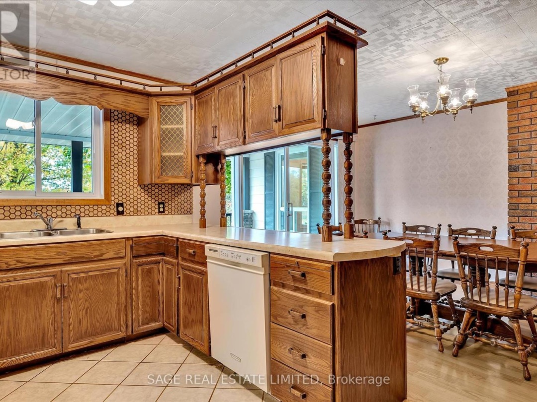 510 County Road 36, Pigeon Lake