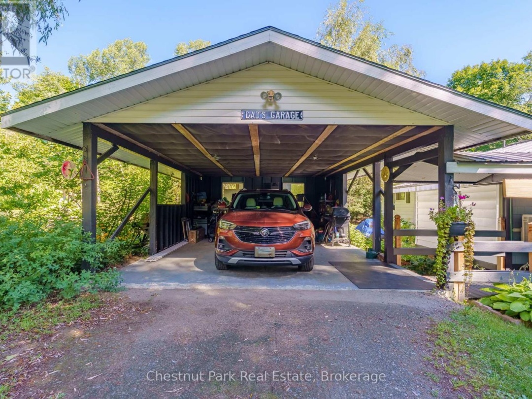 1047 NAISMITH ROAD E, 