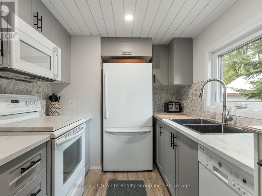 13 Birchleaf Drive, Gull Lake