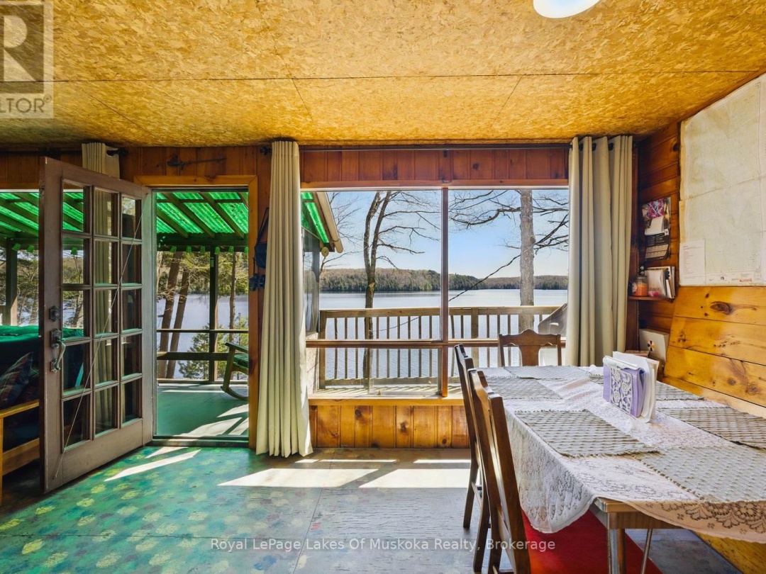 1002 Camp Lake Road, Camp Lake