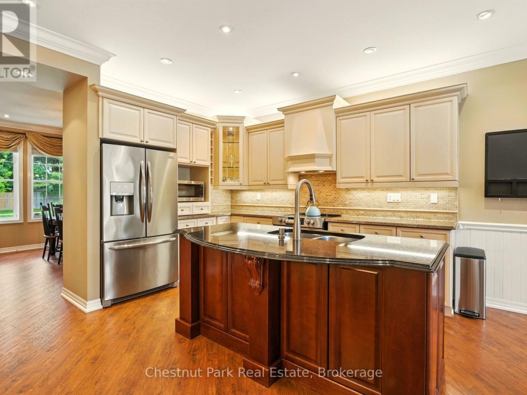33 CLEARBROOK TRAIL, 