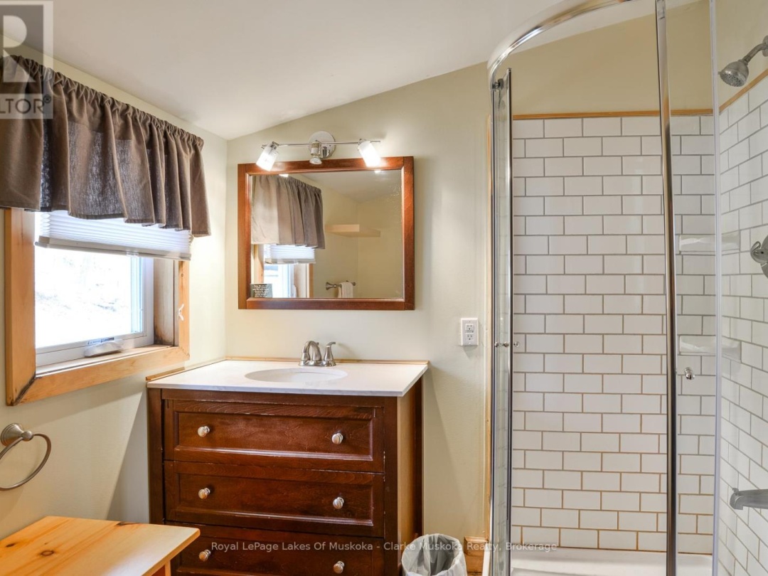 7 - 7 SILVER POINT ROAD, 