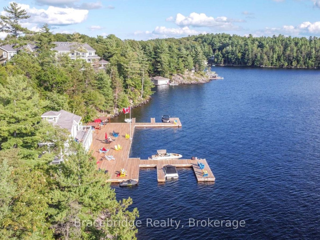 B101 B2 1869 Muskoka Rd 118 Highway W, 
