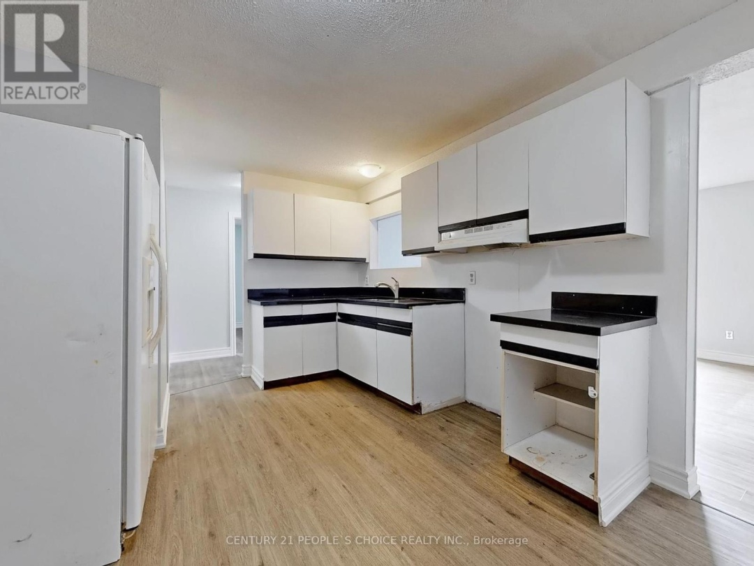 156 MAIN STREET W, 