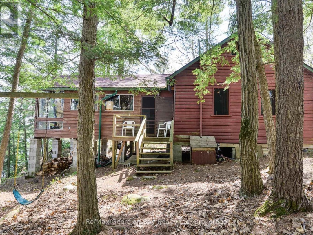 214 Trans Canada Bay Road, Six Mile Lake