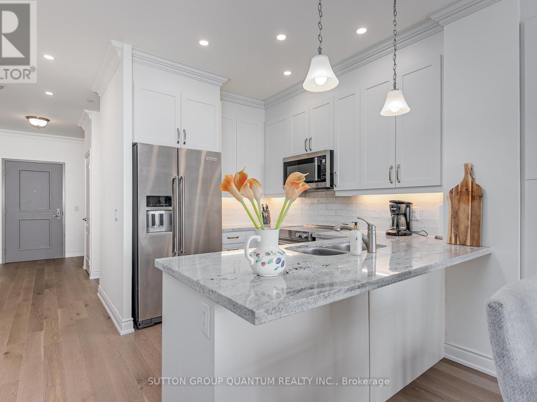210 - 90 ORCHARD POINT ROAD, 