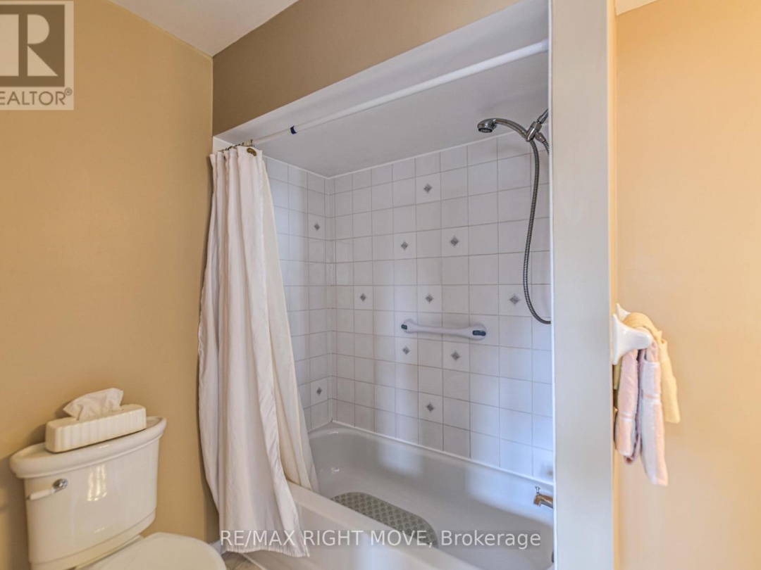 408 40 Museum Drive, Orillia