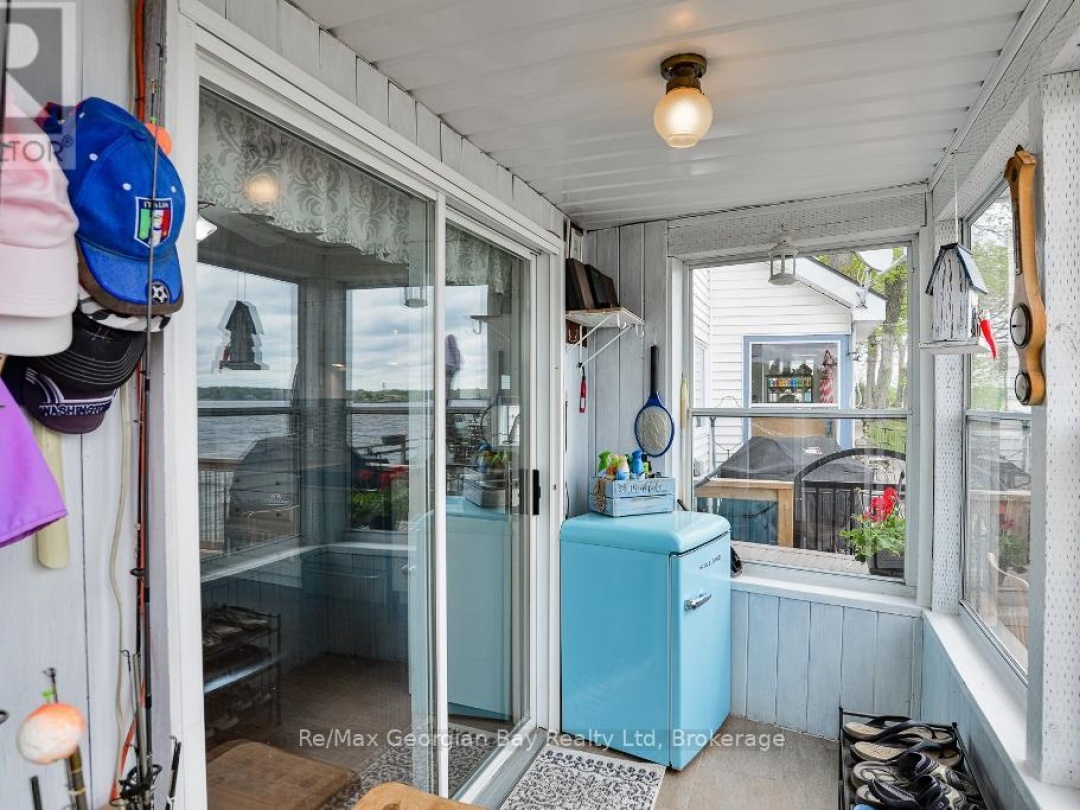 BEACH CHALET #3 - 1230 GRANDVIEW LODGE ROAD, 