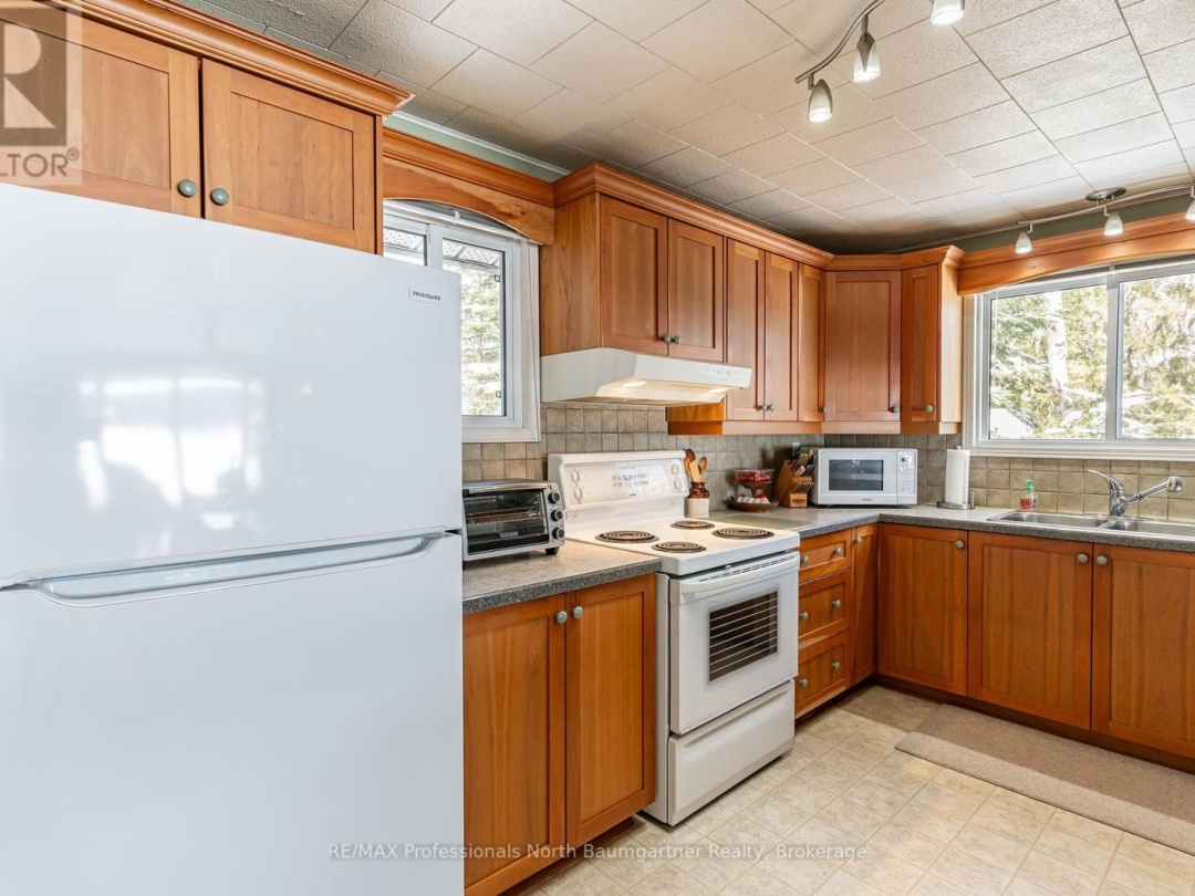 6258 Haliburton Lake Road, Haliburton Lake