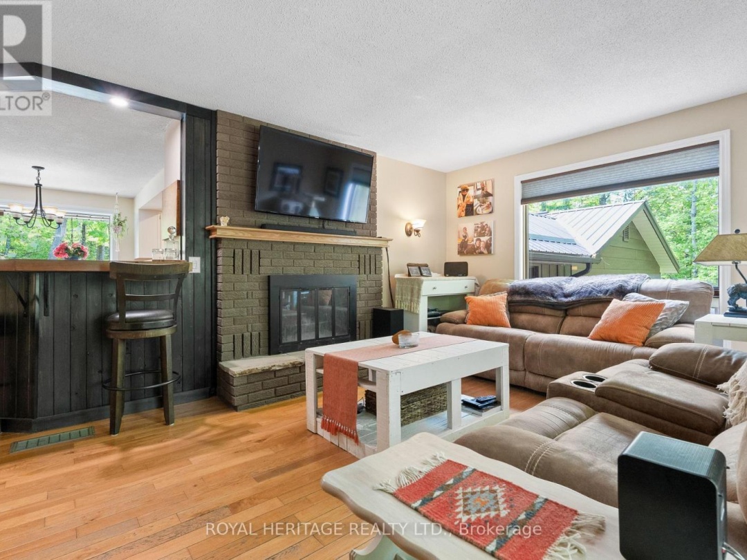 65 BESSIE AVENUE N, 