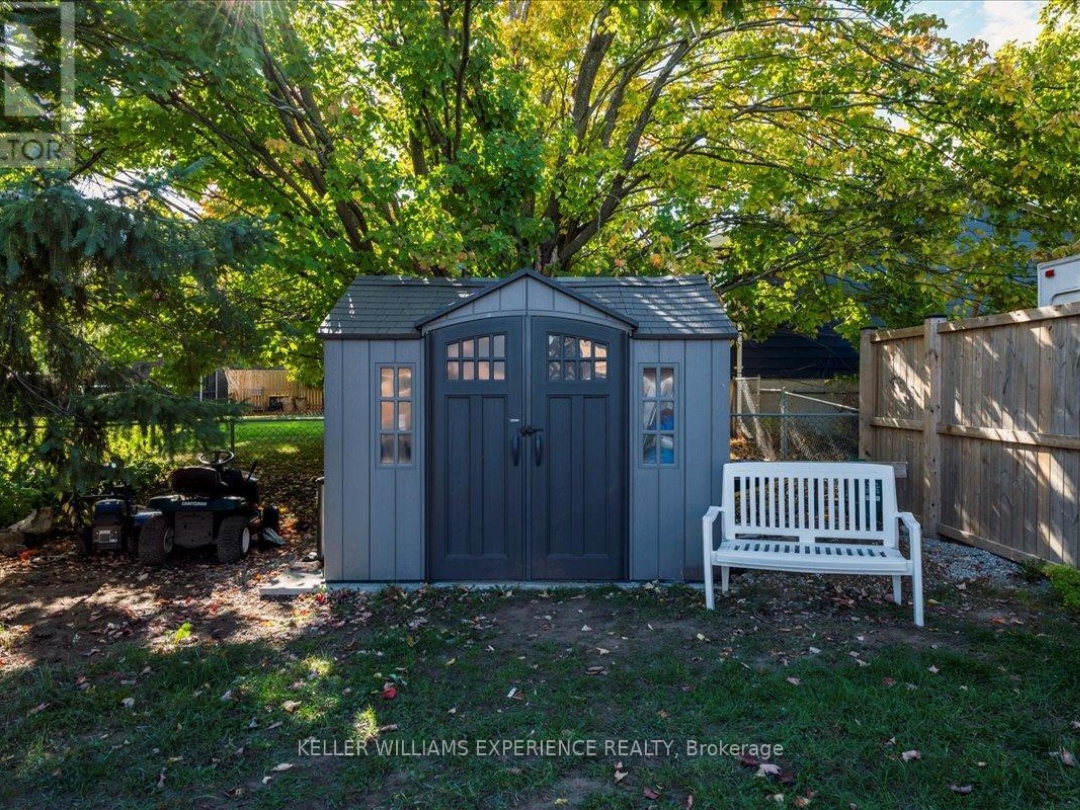 35 CHAMPLAIN CRESCENT, 