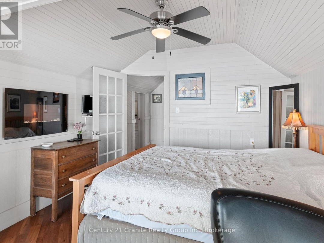 359 Avery Point Road, Dalrymple Lake