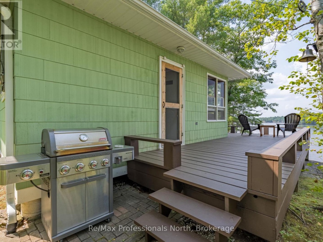 1020 Road 2000, Muldrew-south Lake