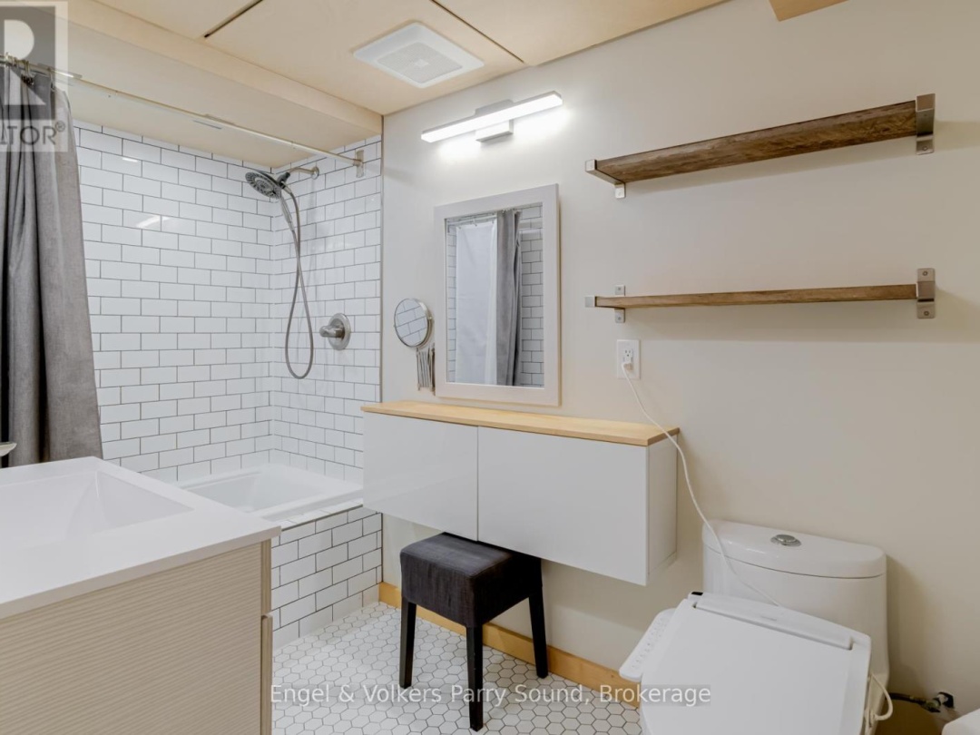 6 HARMONY LANE, 