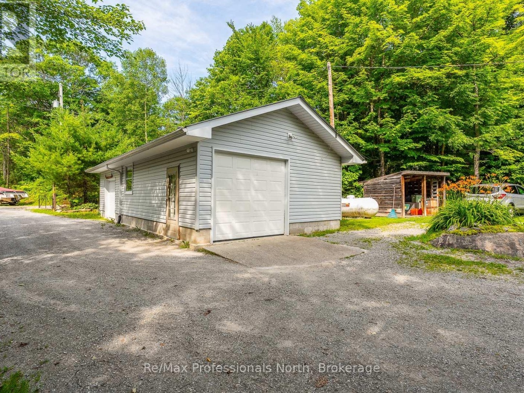 1272 Little Bob Lake Road, Little Bob Lake