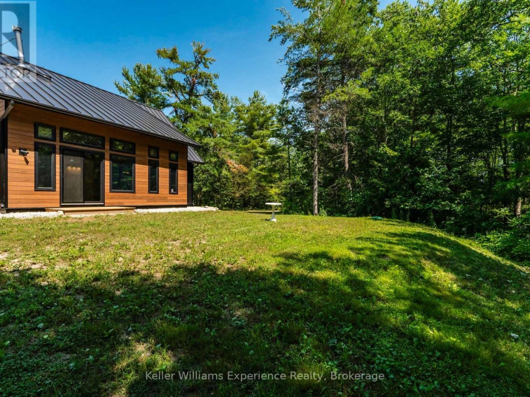 753 HONEY HARBOUR ROAD, 