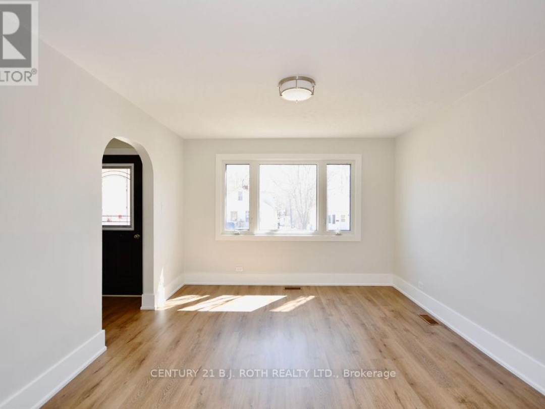 316 Nottawasaga Street, Orillia