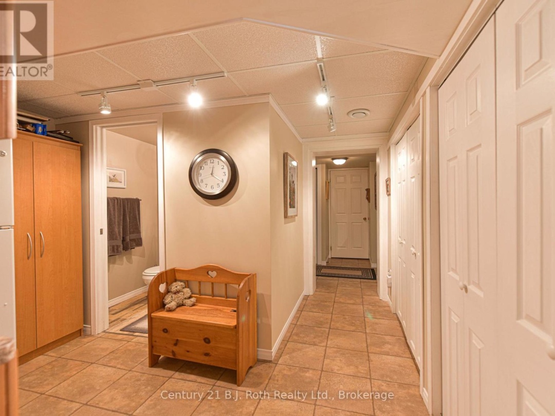 297 MATCHEDASH STREET N, 