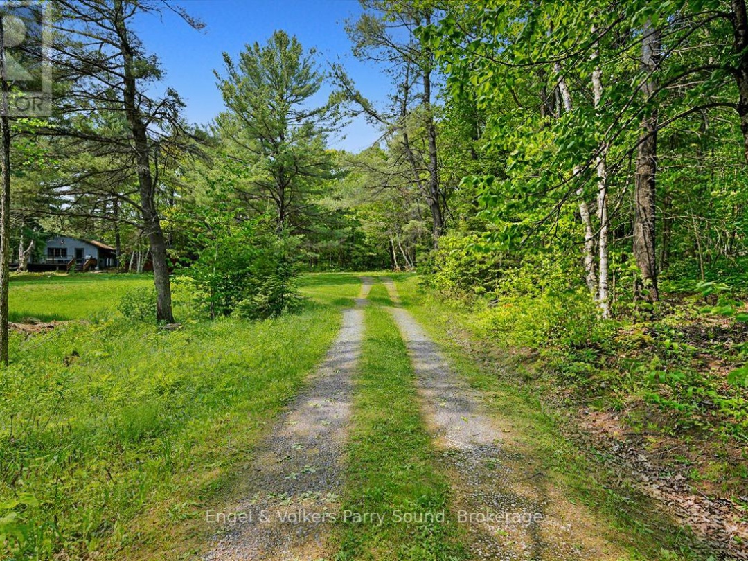 53 BIRDWOOD LANE, Harris Lake