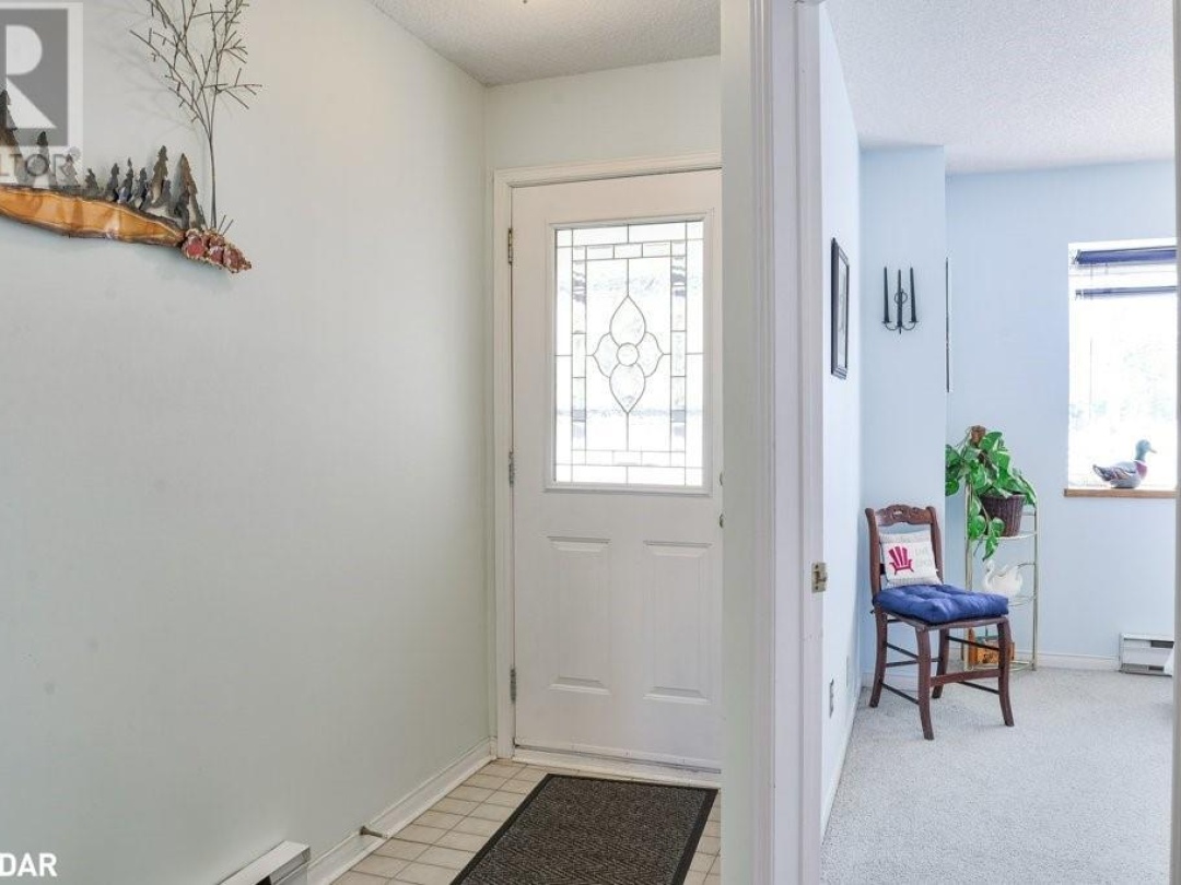 31 Laguna Parkway Unit# 1, Lake Simcoe