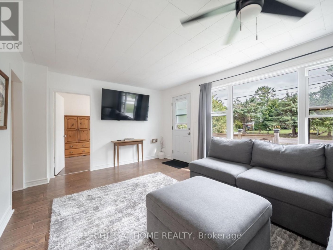 3392 CORONATION AVENUE, 