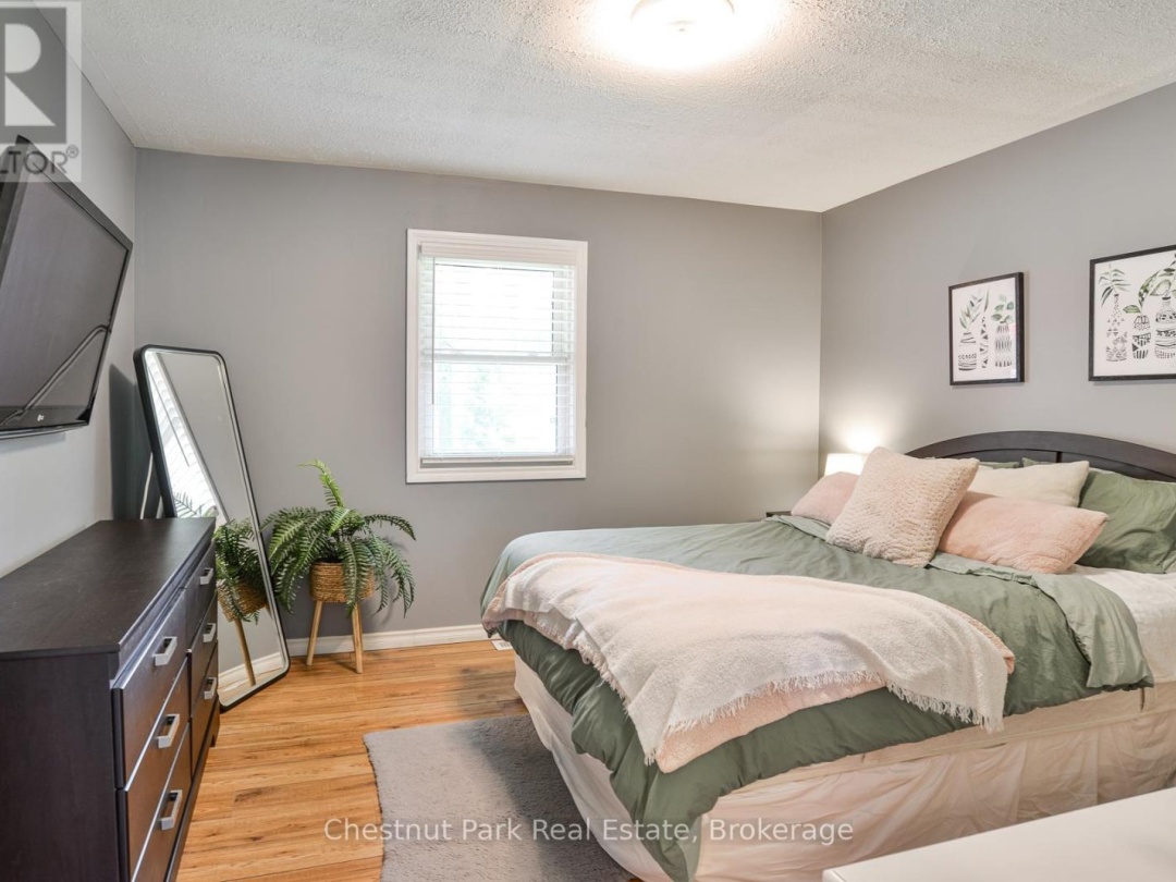 4 PINEWOOD DRIVE, 