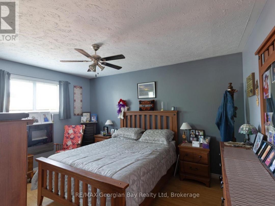 33 ANDERSON CRESCENT, 