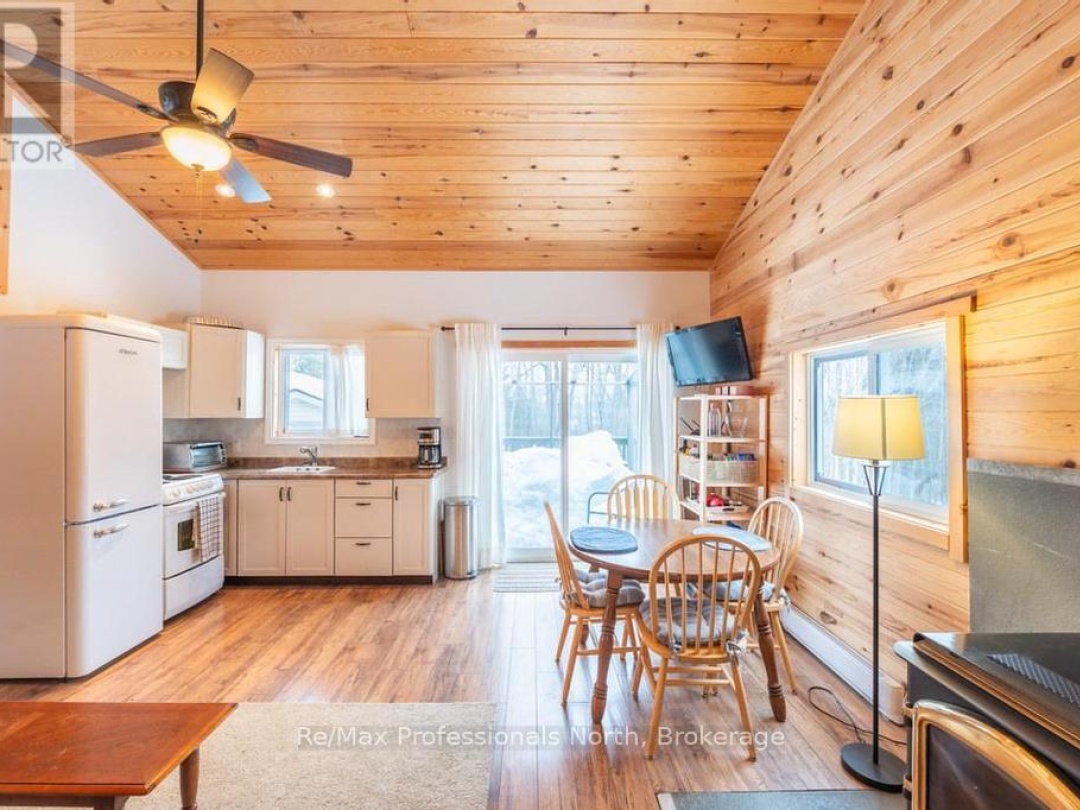 1145 Chelsea Lane, Maple Lake